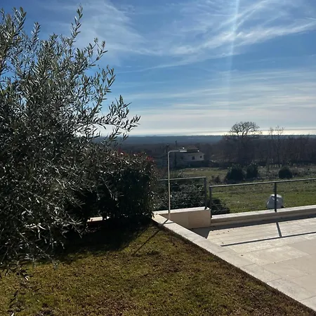 Tina Maria With Seaview Near Porec *